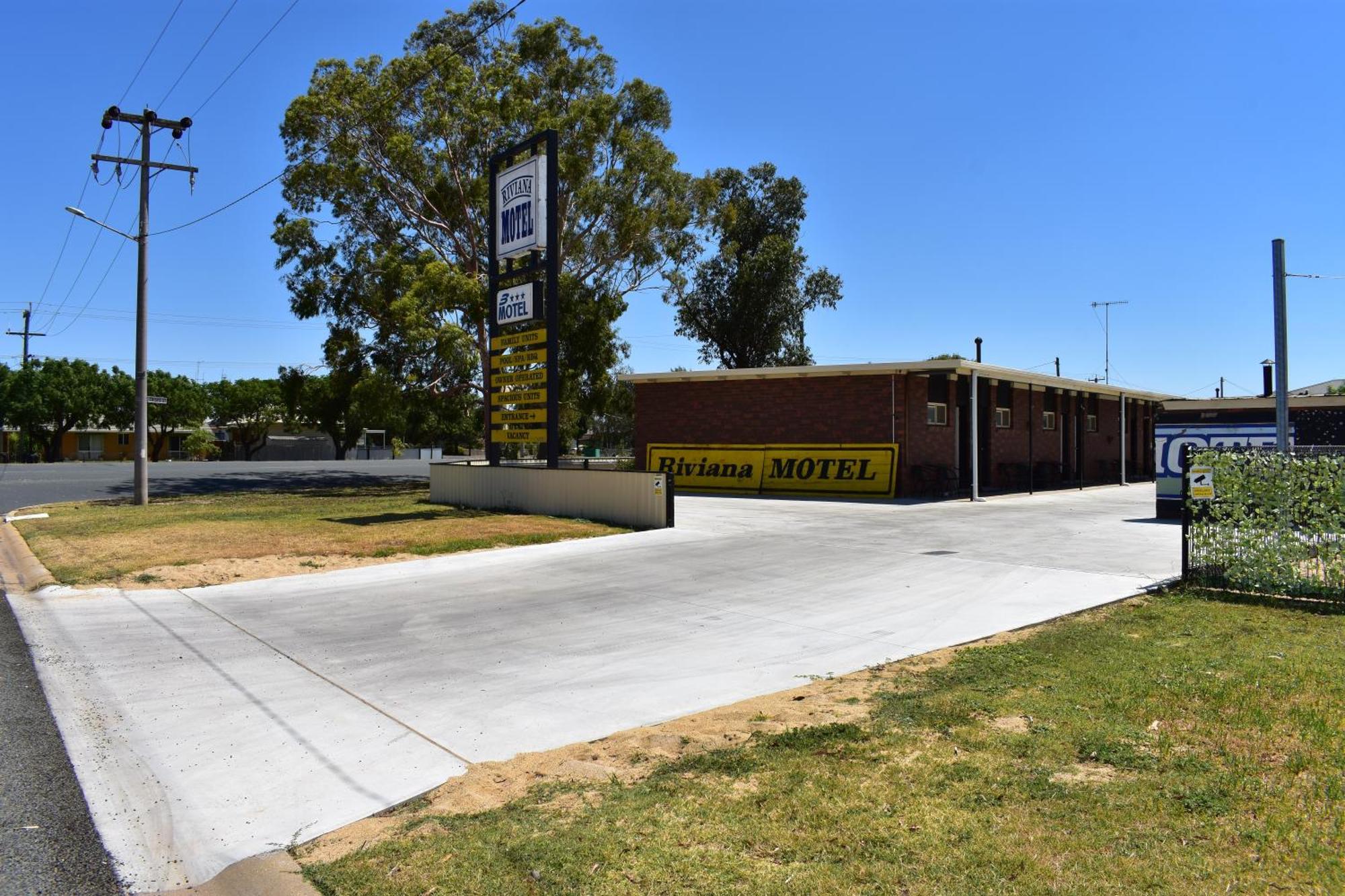 Riviana Motel Deniliquin Exterior photo