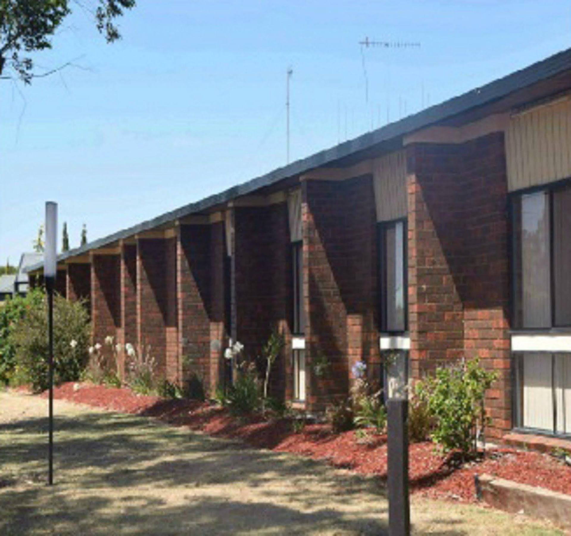 Riviana Motel Deniliquin Exterior photo