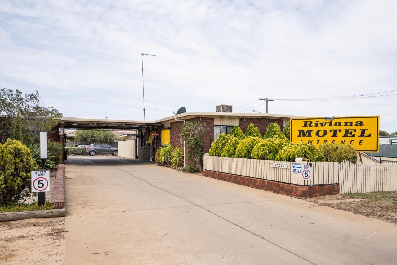 Riviana Motel Deniliquin Exterior photo